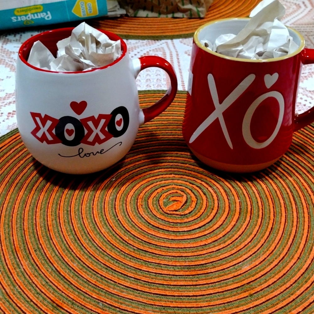 ❤️🤍 NEW... Two Love Mugs ...XOXO